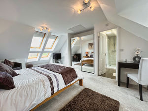 Photo 1- click for photo gallery